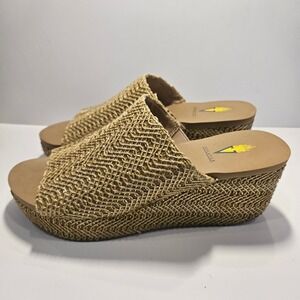 Volatile Metallic Gold Woven Straw Platform Wedge Slide Sandals Womens Size 8